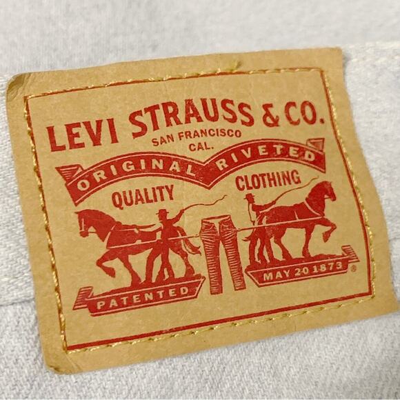 Levi's Light Wash Y2K Vibes High Waist A-Line Mom Shorts Size 28 - Picture 5 of 6